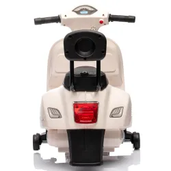 Jeździk dla dziecka Skuter Vespa na akumulator z oparciem biały Jeździk dla dziecka Skuter Vespa na akumulator z oparciem biały