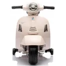 Jeździk dla dziecka Skuter Vespa na akumulator z oparciem biały