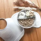 Talerzyk Twistshake dzielony z pokrywką biały