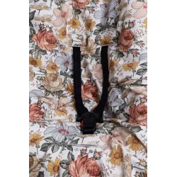 KOCYK OTULACZ Z KAPTURKIEM DO NOSIDEŁKA VELVET kwiaty