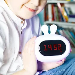 Lampka nocna InnoGIO biały rabbit budzik