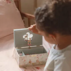 Little Dutch Szkatułka na biżuterię z pozytywką - Sarenka Little Dutch Szkatułka na biżuterię z pozytywką - Sarenka