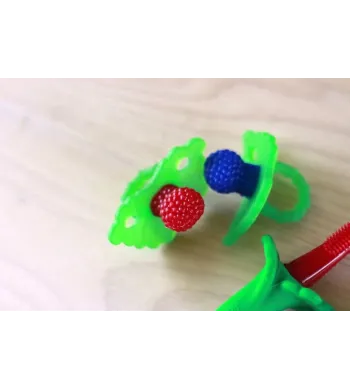 RAZBABY GRYZAK SOCZYSTA MALINA CZERWONY SILIKONOWY